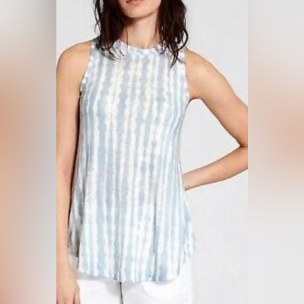 Athleta Breezy hi-neck tank